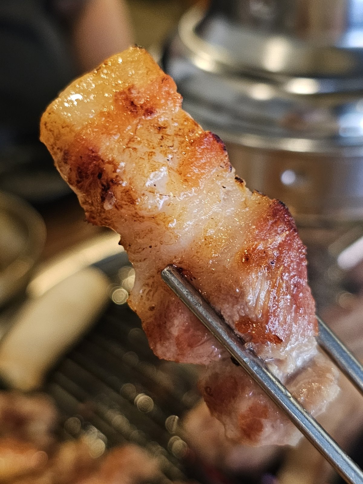 Grilled pork skin